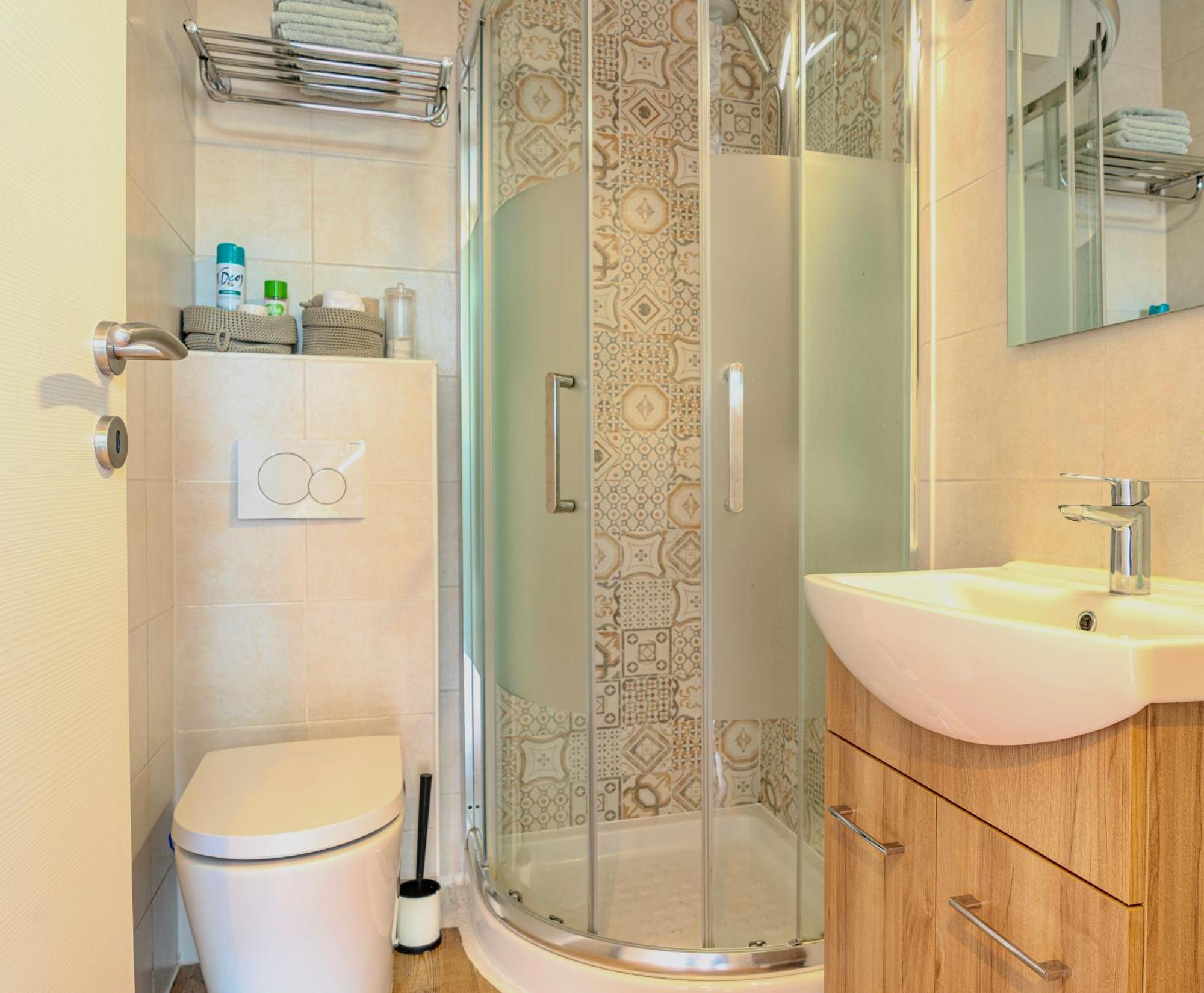 סטרוניאן Villa Yadranka With Sea View מראה חיצוני תמונה